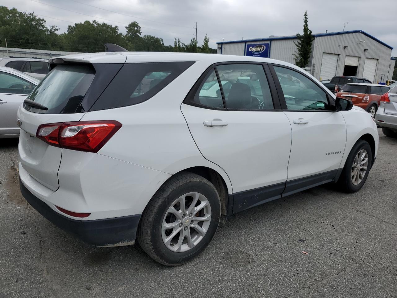 2021 Chevrolet Equinox Ls - Image 3