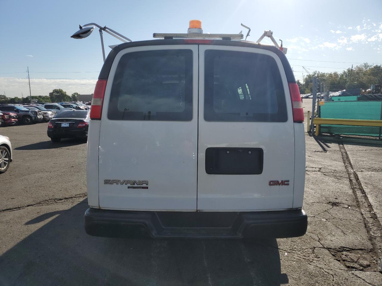 2013 GMC Savana G1500 - Image 6