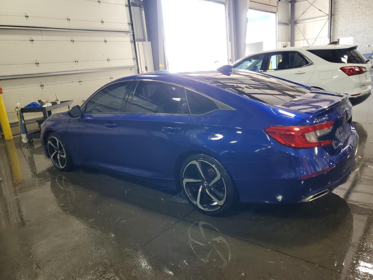 2019 Honda Accord Sport - Image 2