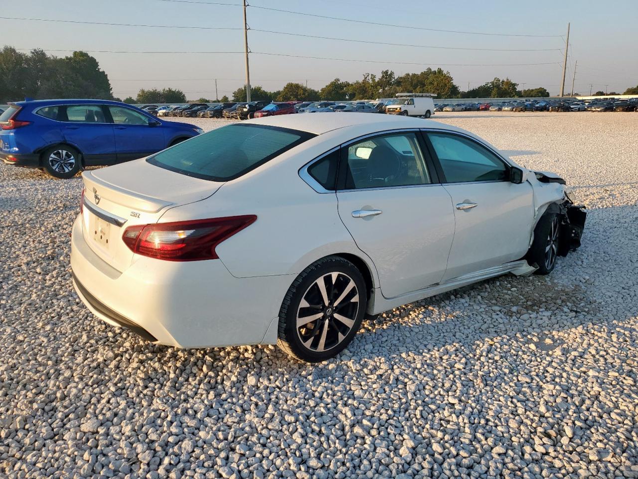 2018 Nissan Altima 2.5 - Image 3