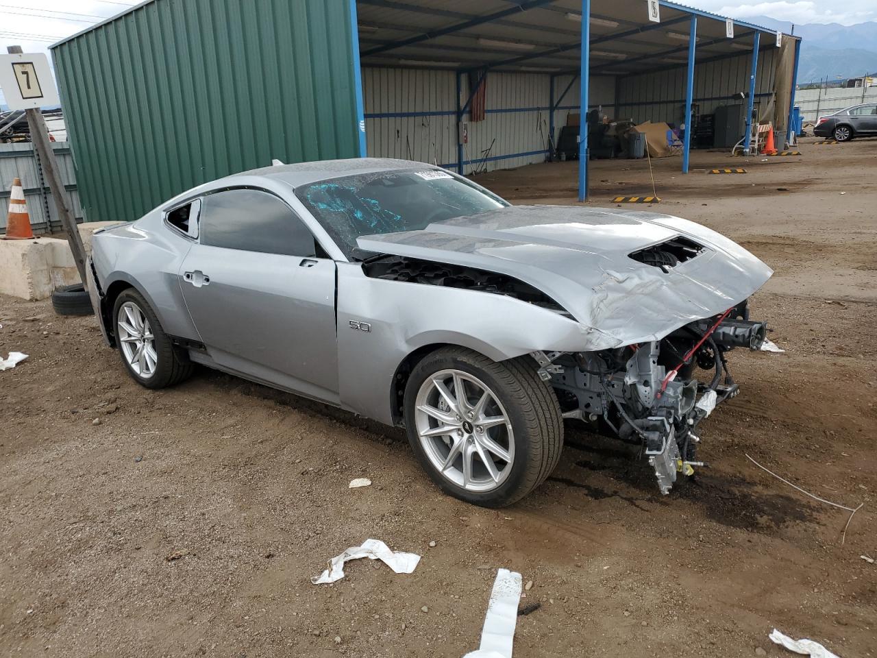 2025 Ford Mustang Gt - Image 4