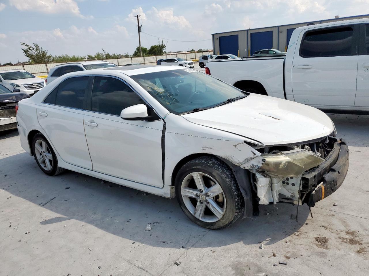 2013 Toyota Camry L - Фото 4