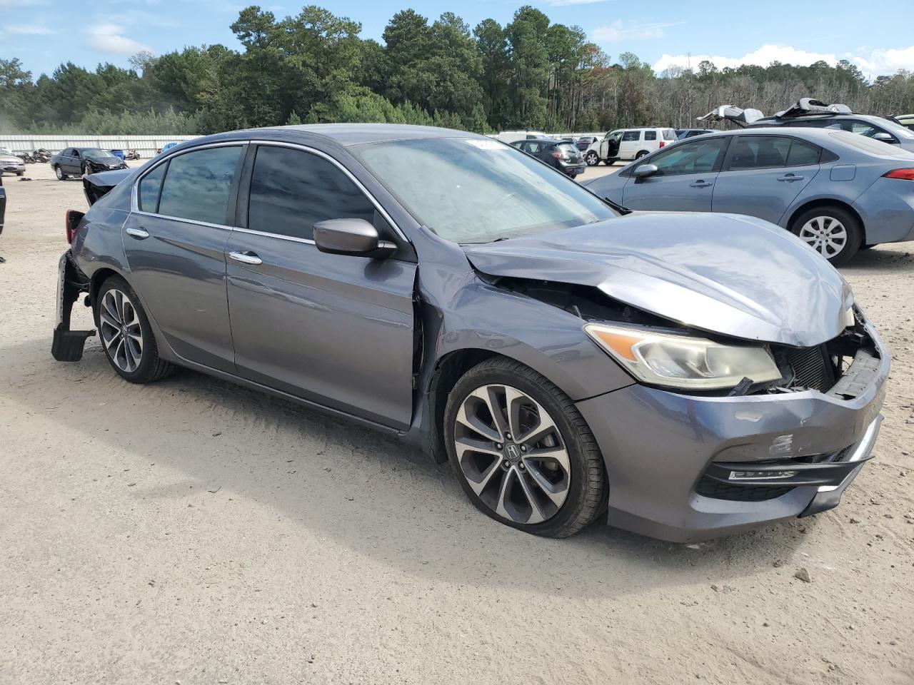 2015 Honda Accord Sport - Image 4