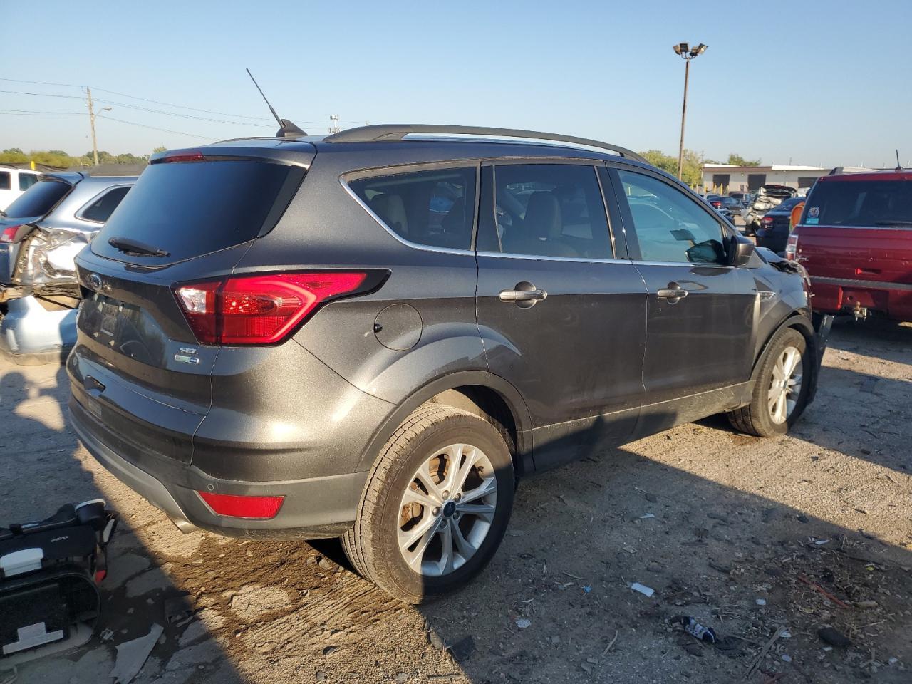 2019 Ford Escape Sel - Фото 3