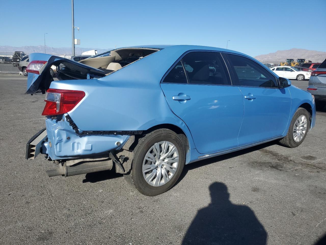 2012 Toyota Camry Base - Фото 3