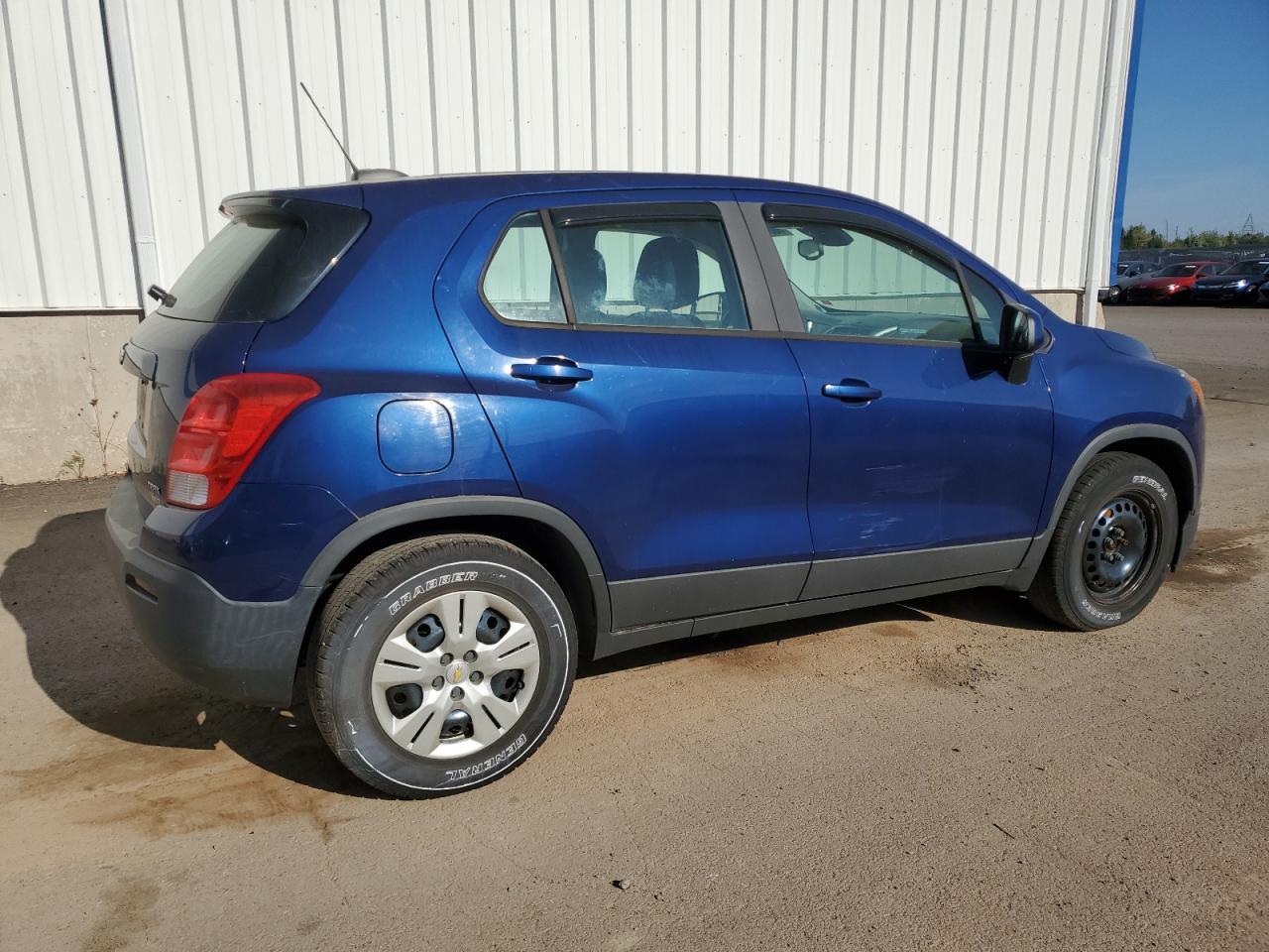 2015 Chevrolet Trax Ls - Image 3