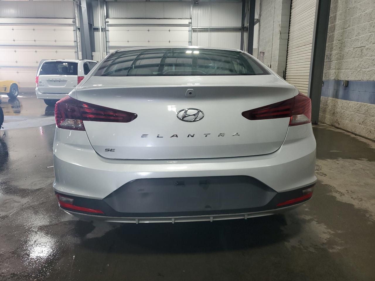 2019 Hyundai Elantra Se - Image 6