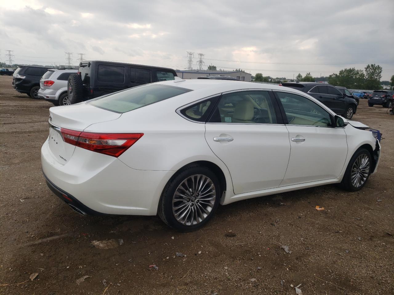 2018 Toyota Avalon Xle - Image 3
