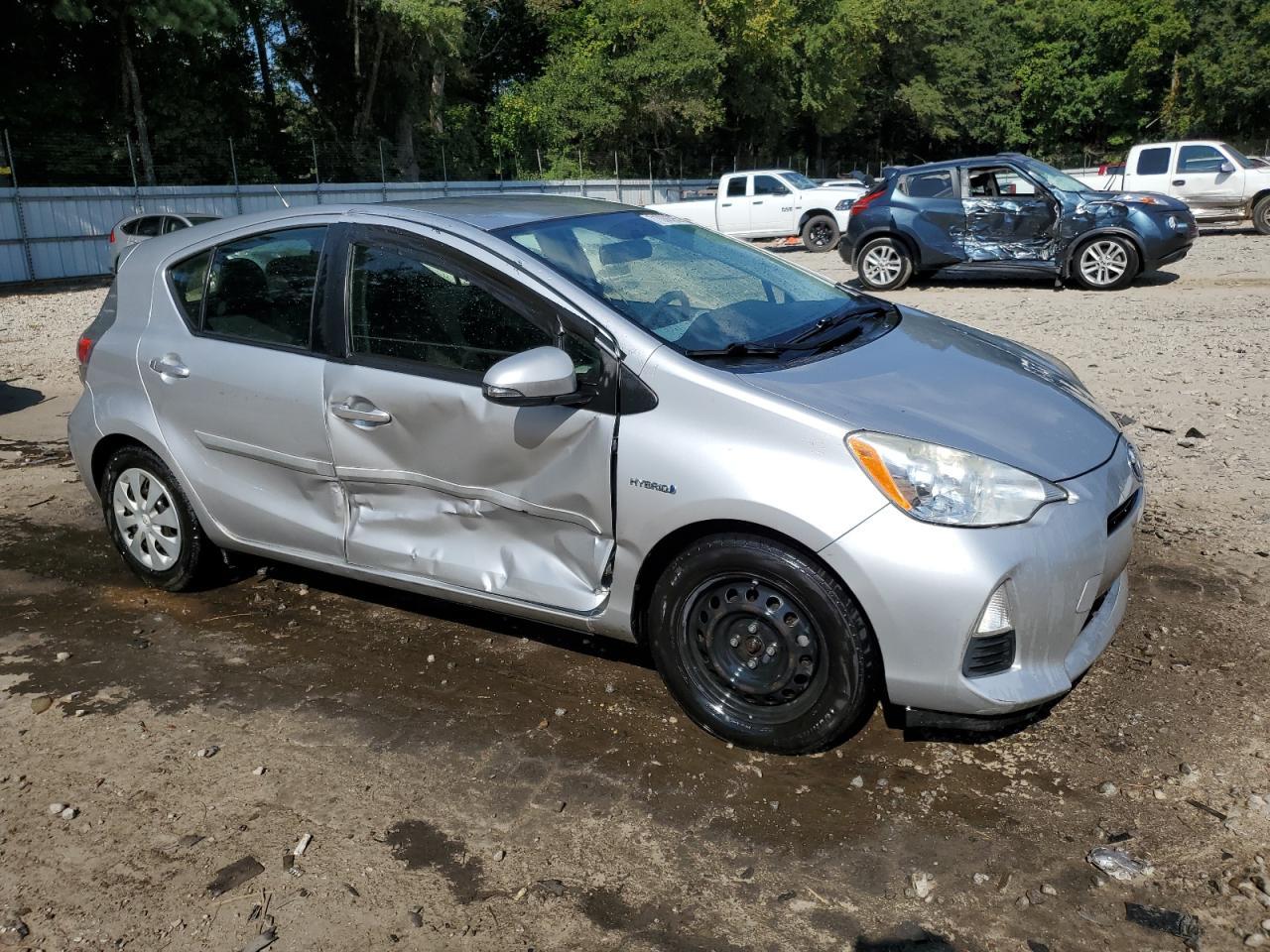 2012 Toyota Prius C - Image 4