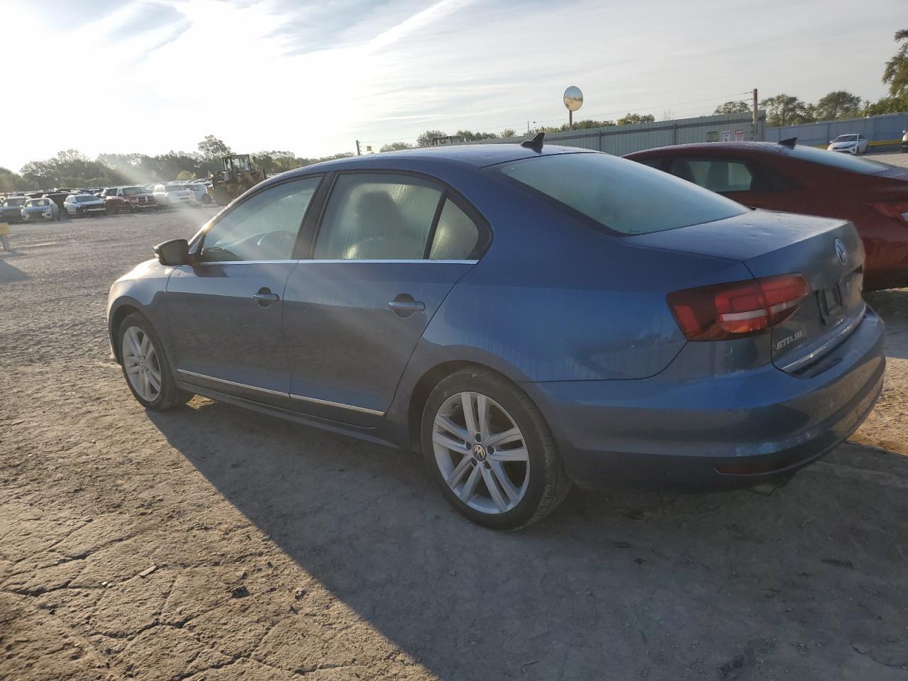 2017 Volkswagen Jetta Sel - Image 2