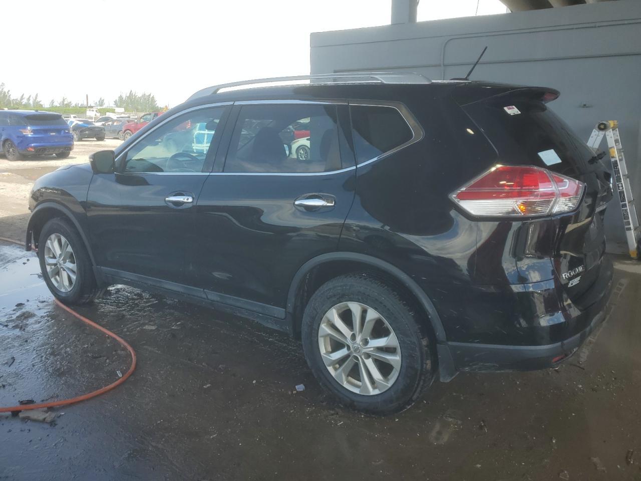 2015 Nissan Rogue S - Фото 2