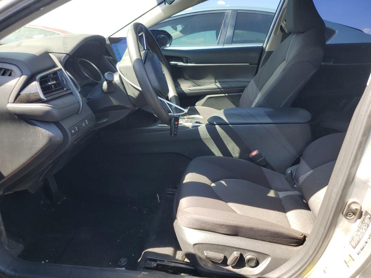 2021 Toyota Camry Le - Фото 7