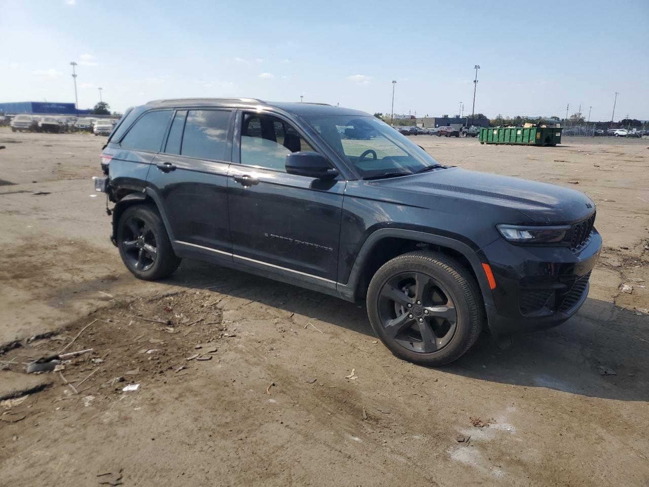 2024 Jeep Grand Cherokee Laredo - Image 4