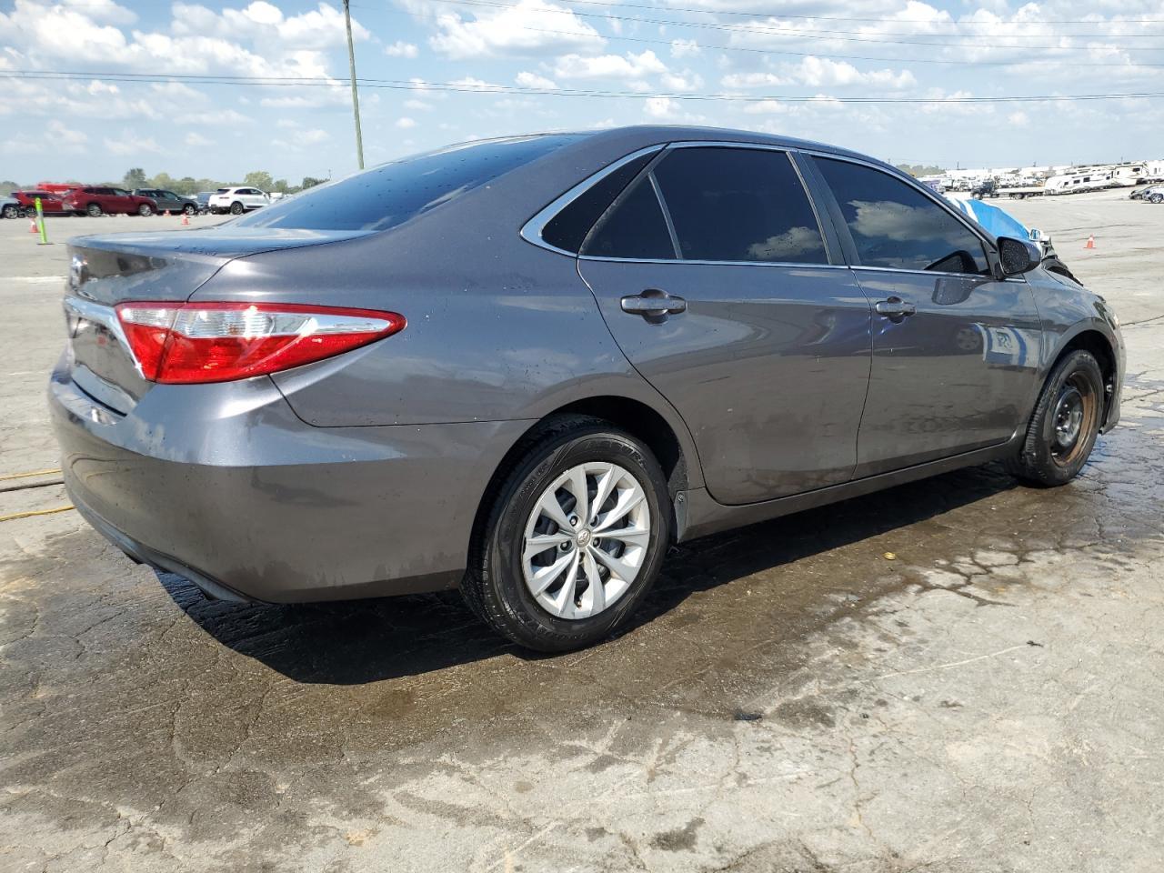 2017 Toyota Camry Le - Фото 3