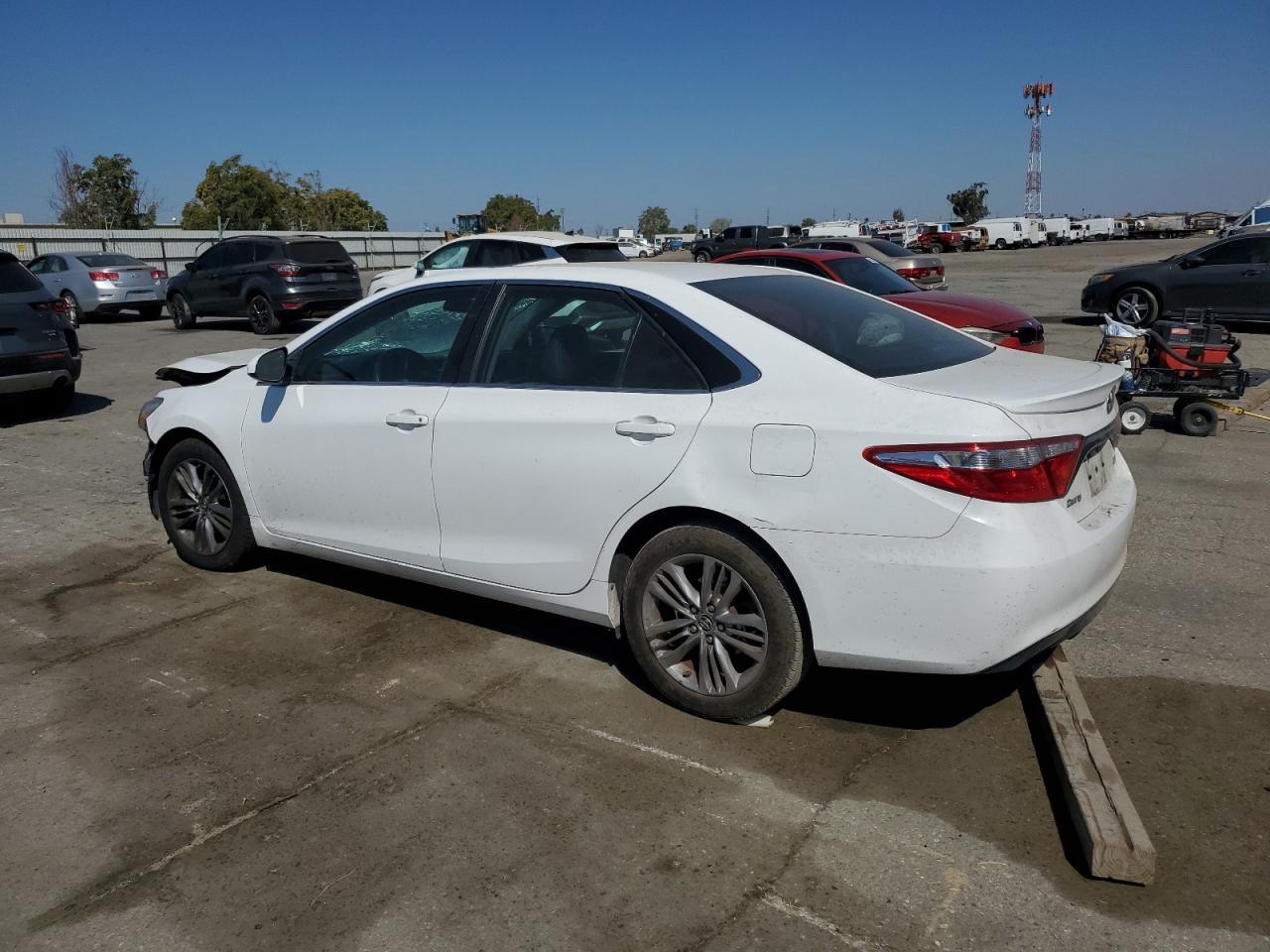 2017 Toyota Camry Le - Фото 2