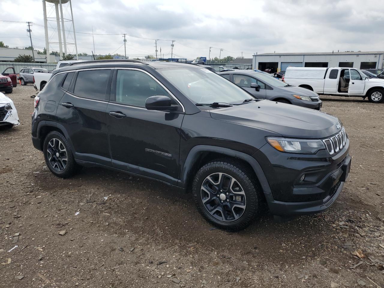 2022 Jeep Compass Latitude - Image 4