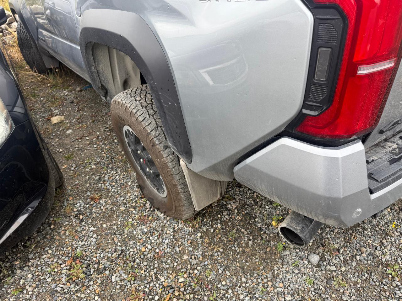 2024 Toyota Tacoma Double Cab - Image 2