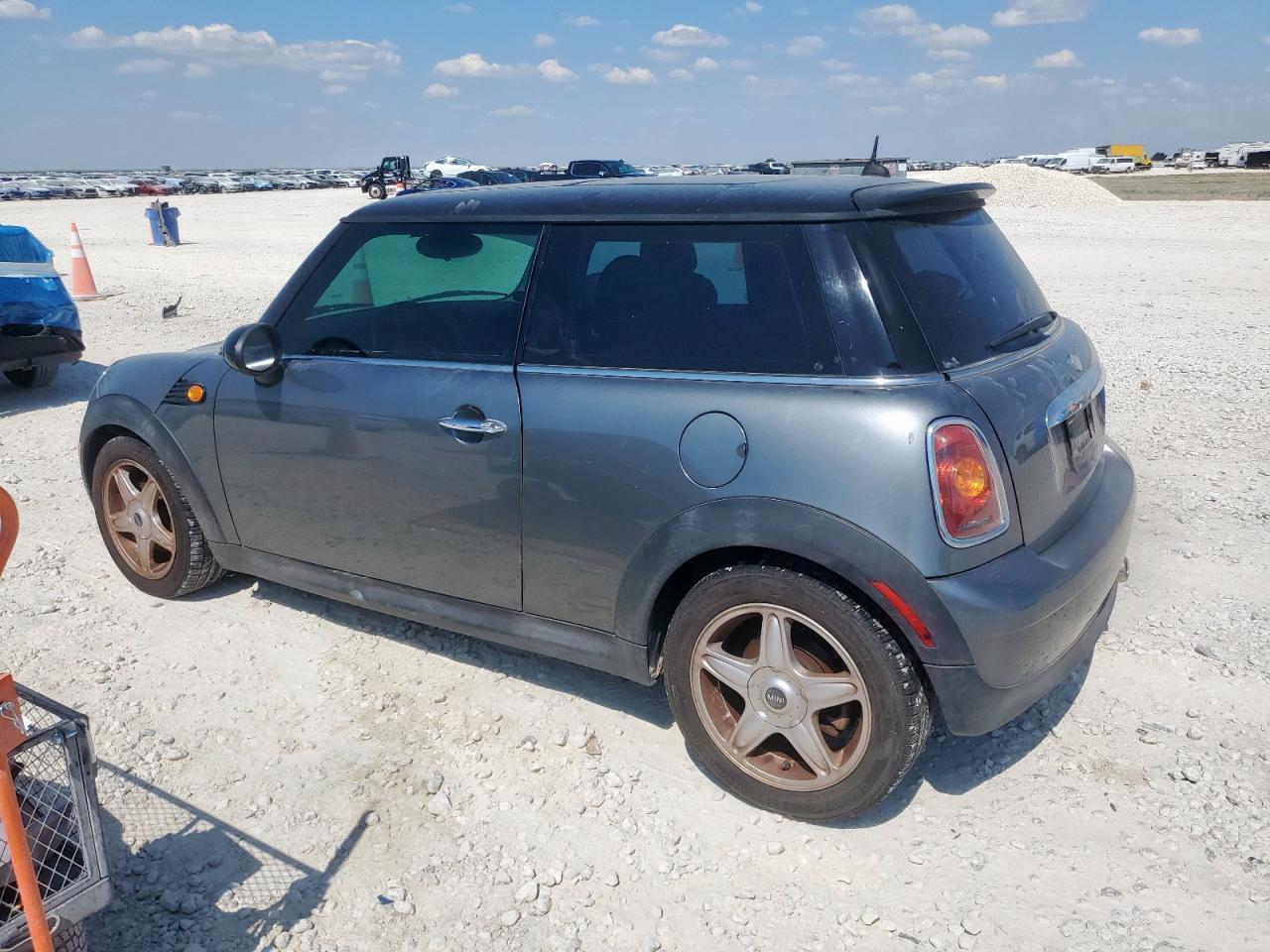 2010 Mini Cooper - Фото 2
