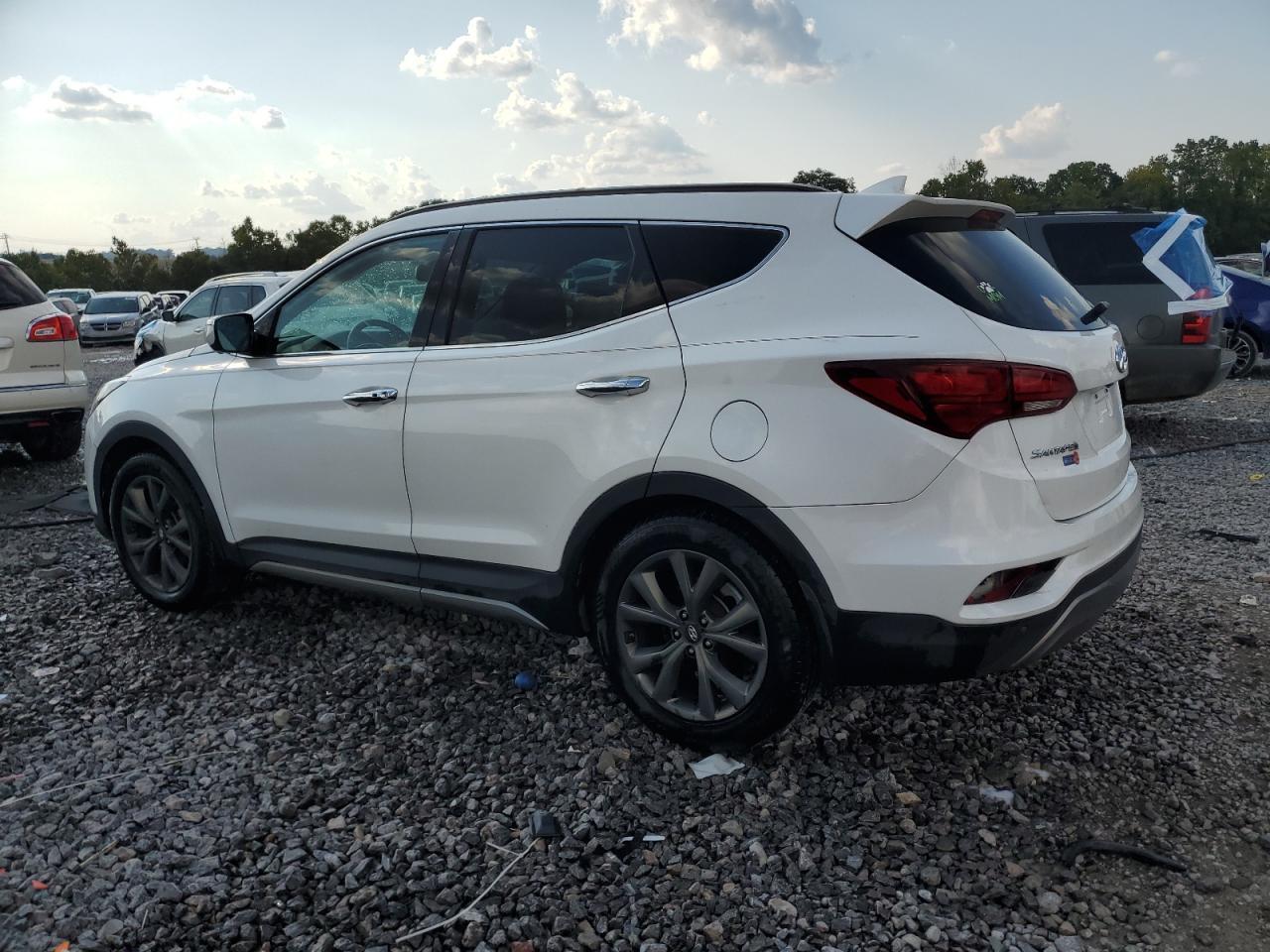 2017 Hyundai Santa Fe Sport 2.0T Ultimate - Фото 2