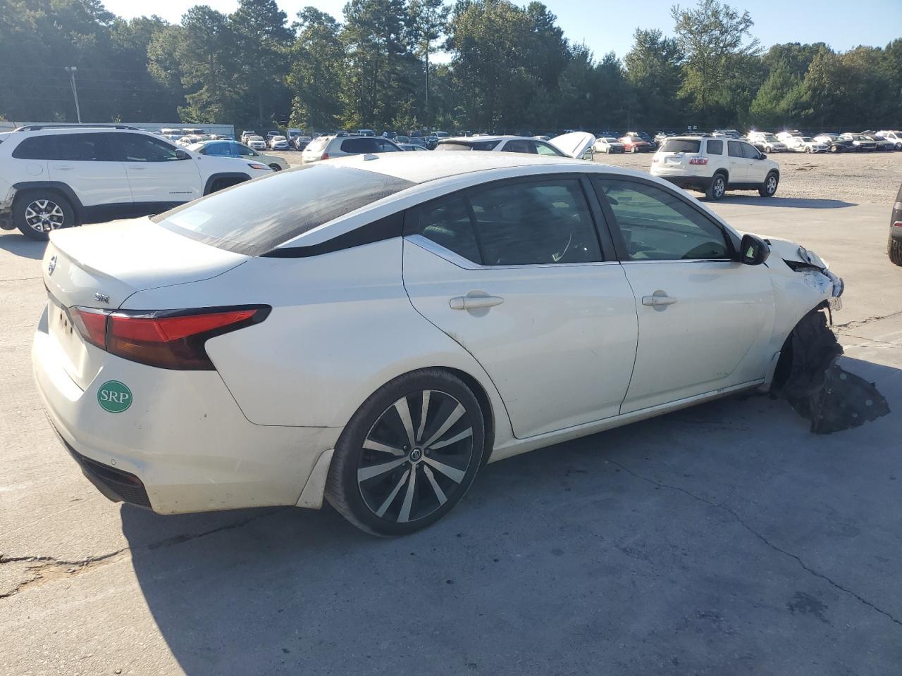 2020 Nissan Altima Sr - Фото 3