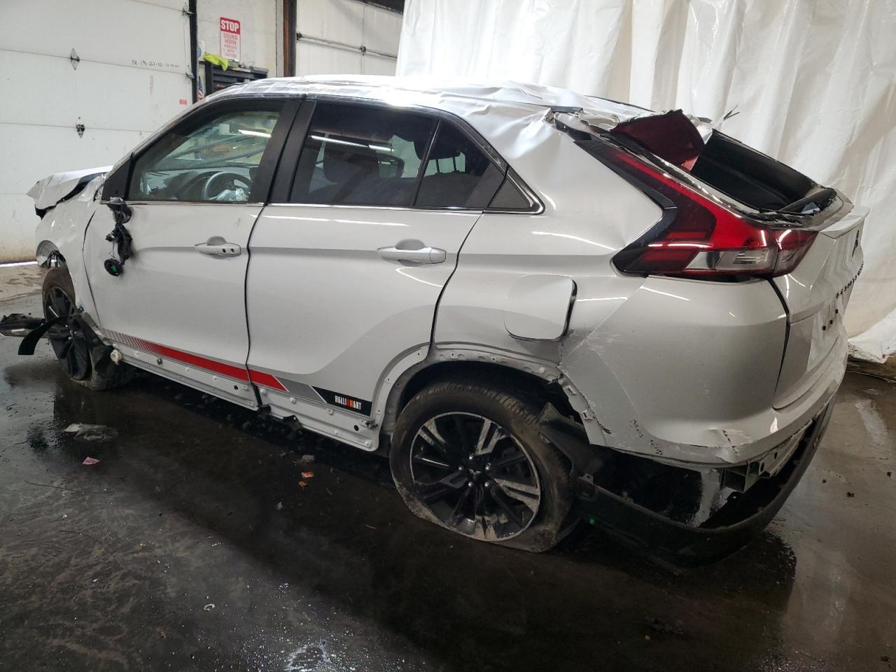 2024 Mitsubishi Eclipse Cross Le - Image 2