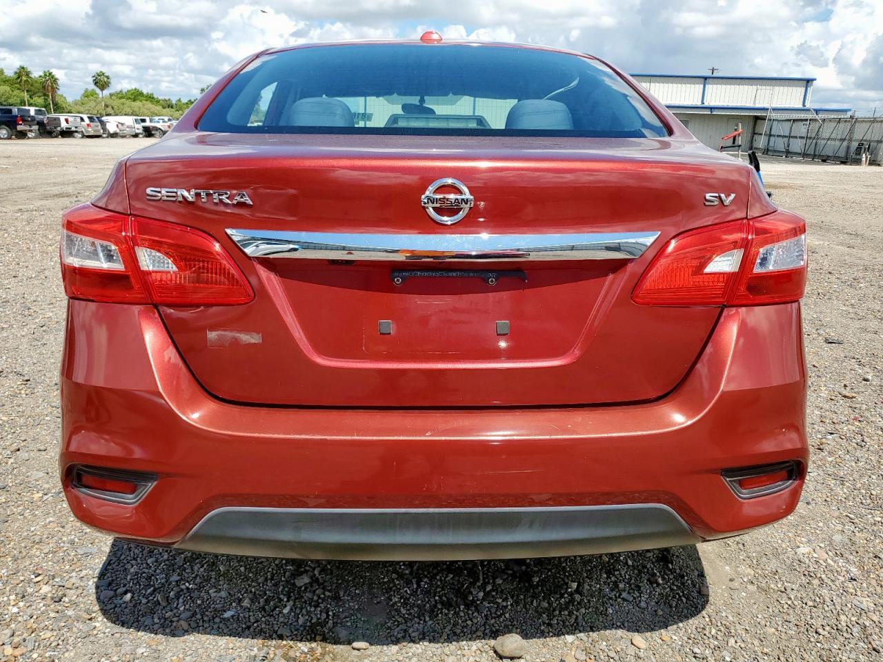 2016 Nissan Sentra S - Фото 6