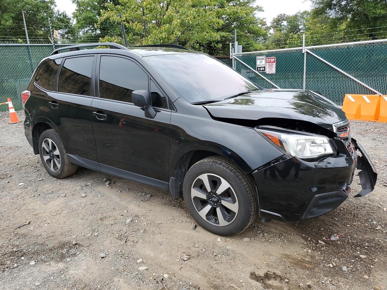 2017 Subaru Forester 2.5I - Image 4