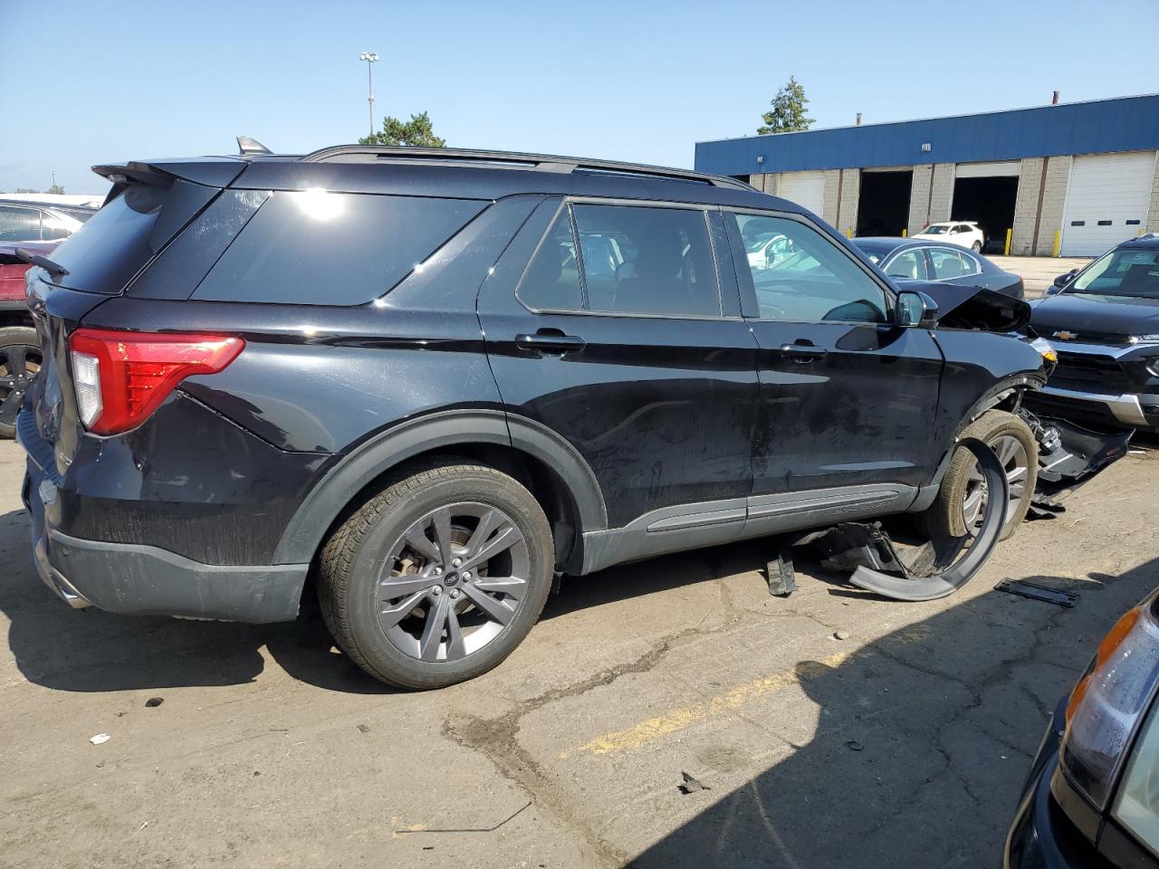 2023 Ford Explorer Xlt - Фото 3