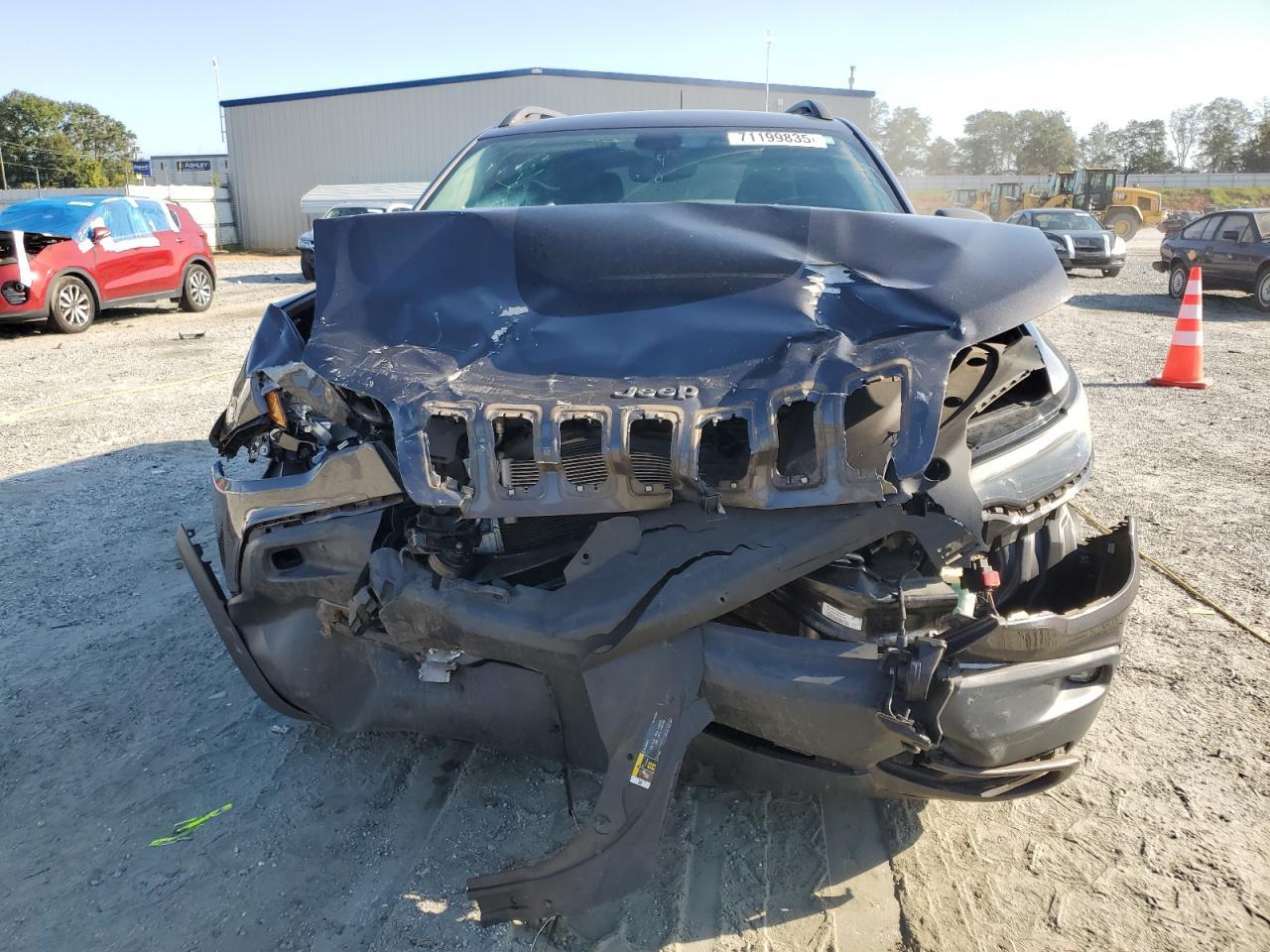 2019 Jeep Cherokee Trailhawk - Image 5