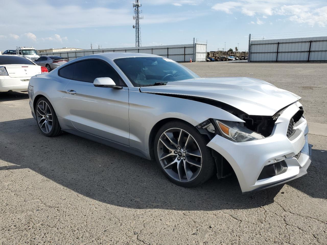 2015 Ford Mustang - Фото 4
