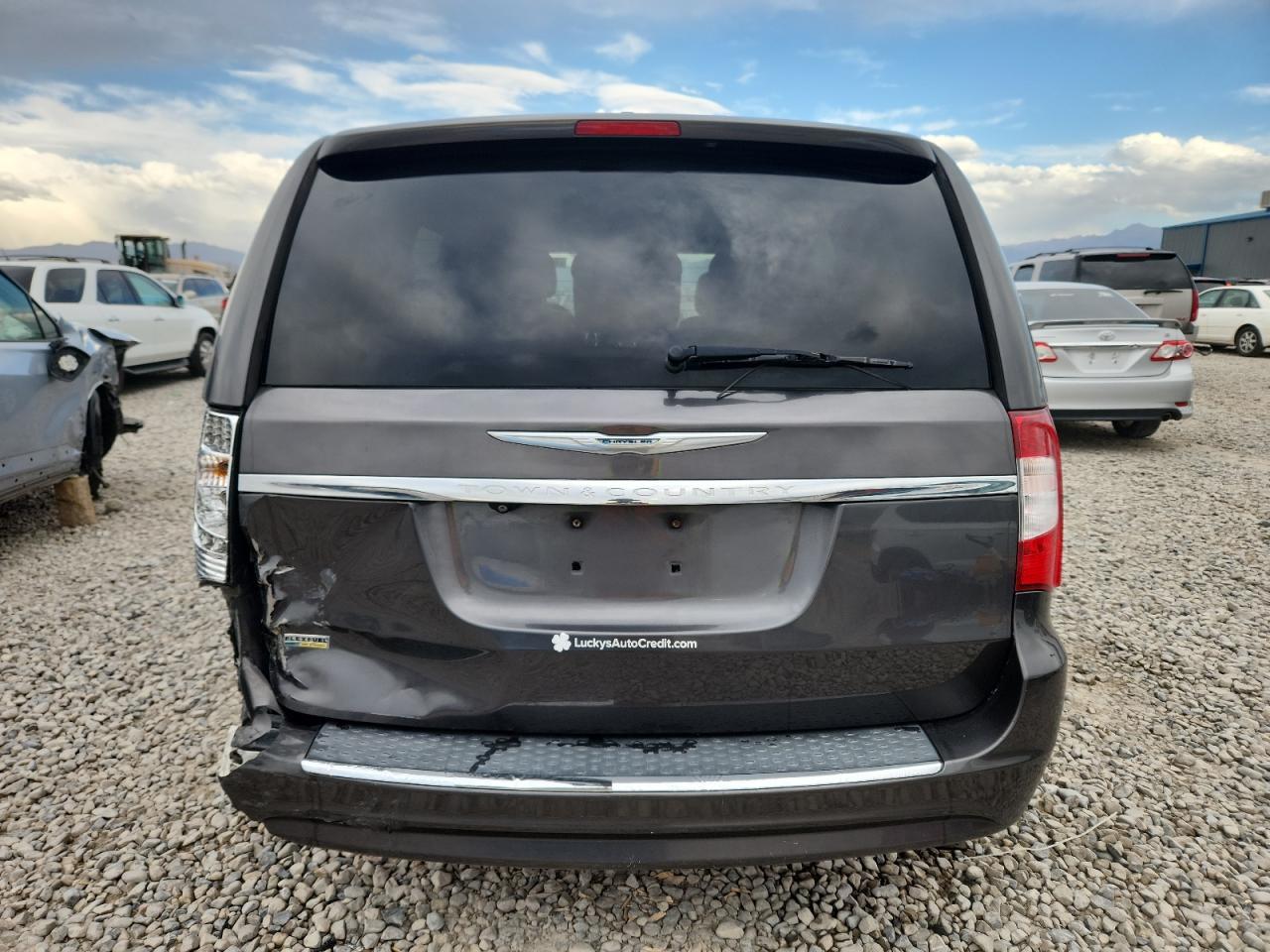 2015 Chrysler Town & Country Touring - Image 6