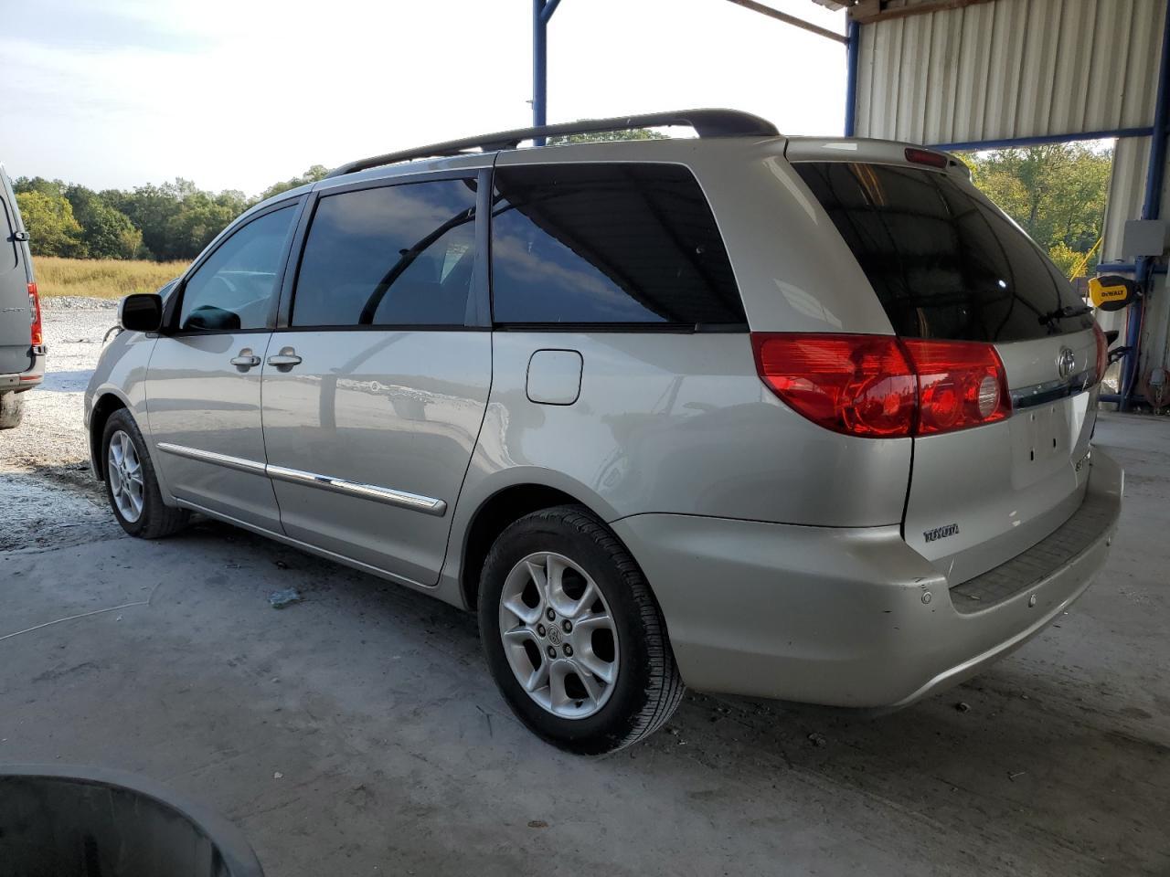 2006 Toyota Sienna Xle - Image 2