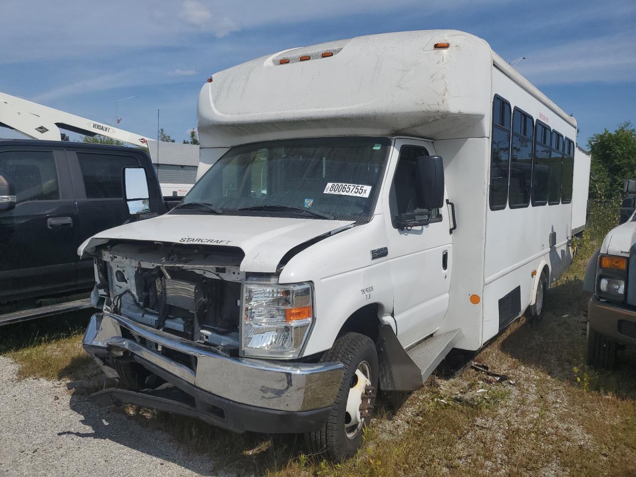 2016 Ford Econoline E450 Super Duty Cutaway Van - Фото 2