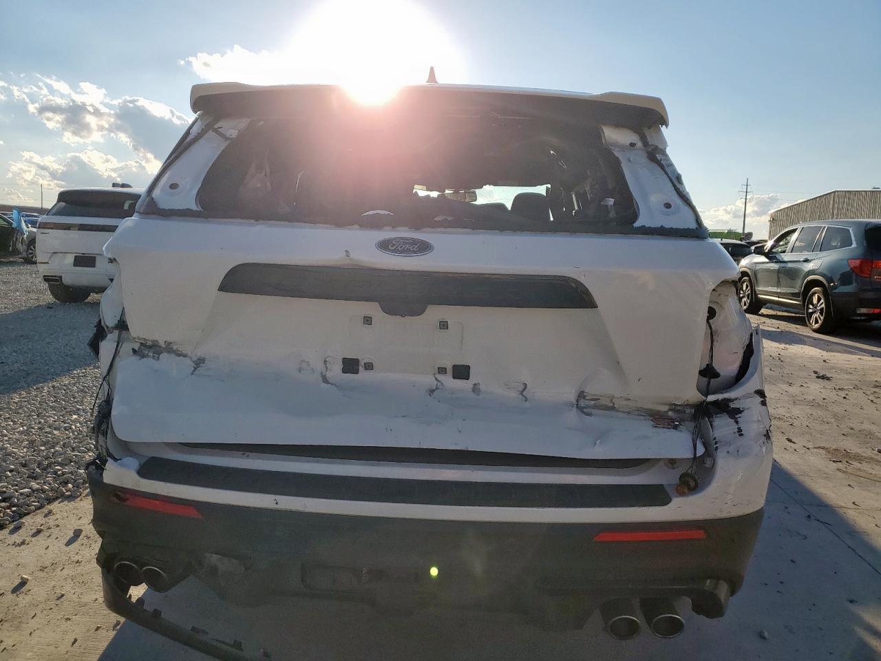 2021 Ford Explorer St - Image 6