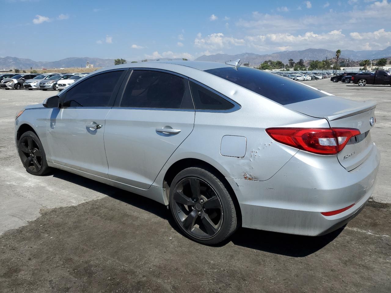 2017 Hyundai Sonata Se - Image 2