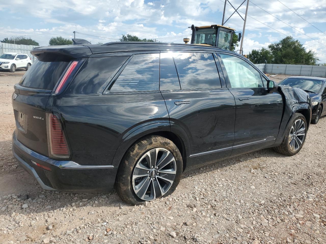2026 Cadillac Vistiq Sport - Image 3