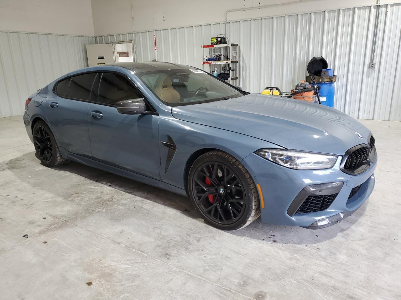 2022 BMW M8 - Фото 4