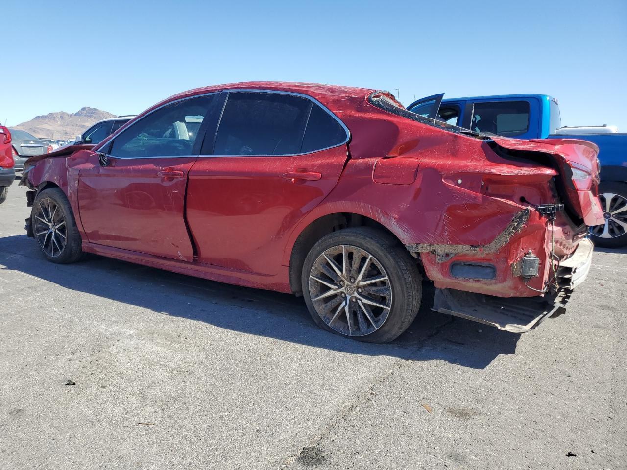 2021 Toyota Camry Se - Фото 2