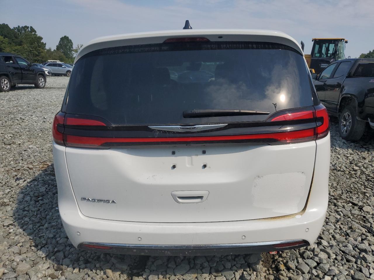 2024 Chrysler Pacifica Touring L - Image 6