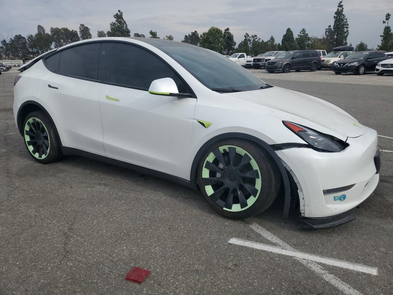 2025 Tesla Model Y - Image 4