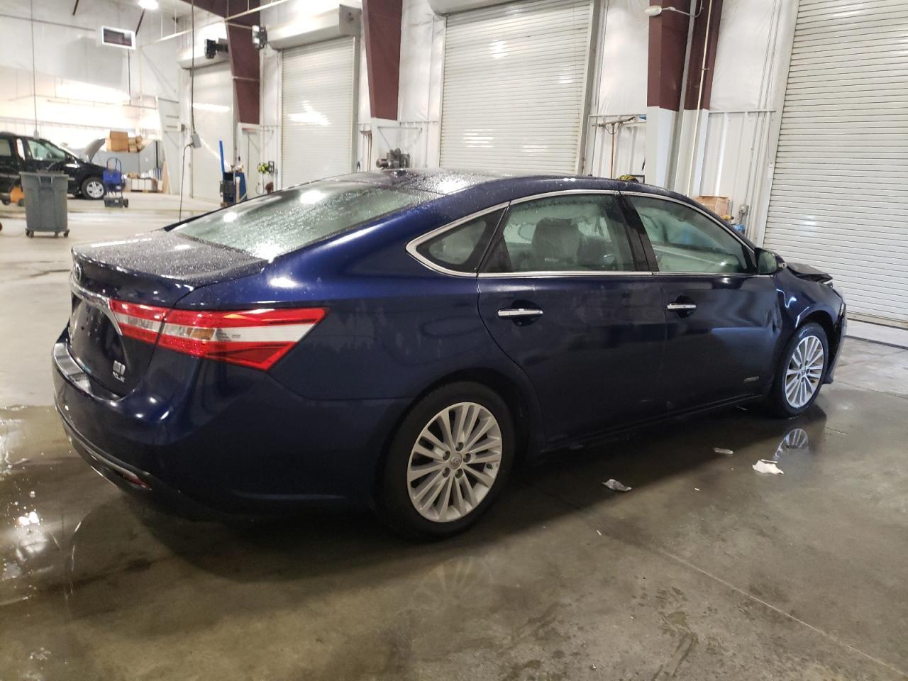 2013 Toyota Avalon Hybrid - Фото 3
