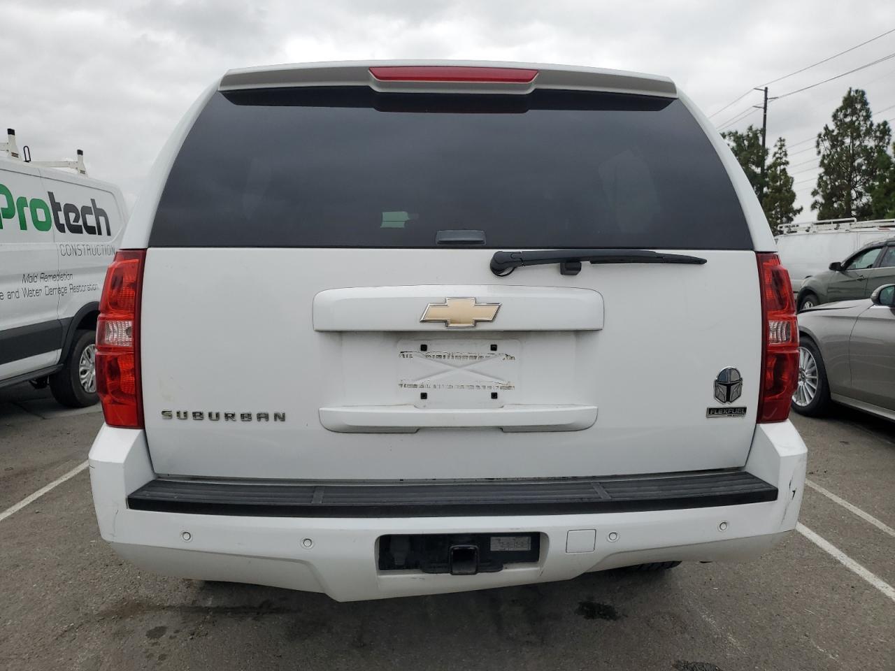 2011 Chevrolet Suburban C1500 Lt - Image 6