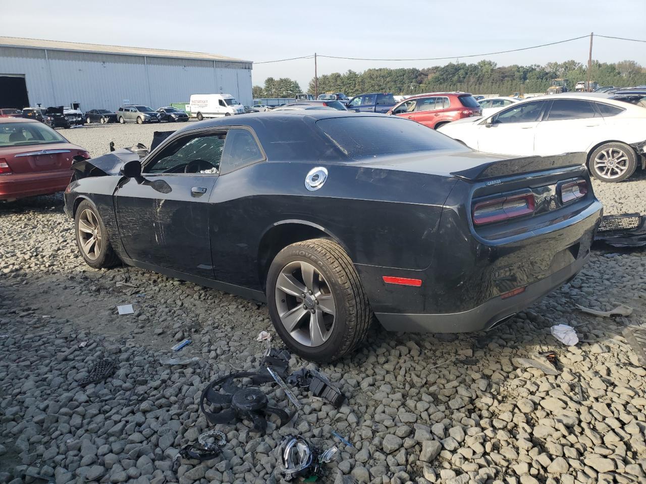 2018 Dodge Challenger Sxt - Image 2
