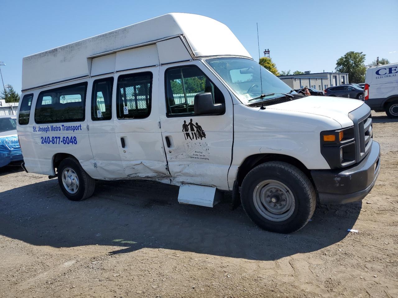 2014 Ford Econoline E250 Van - Image 4