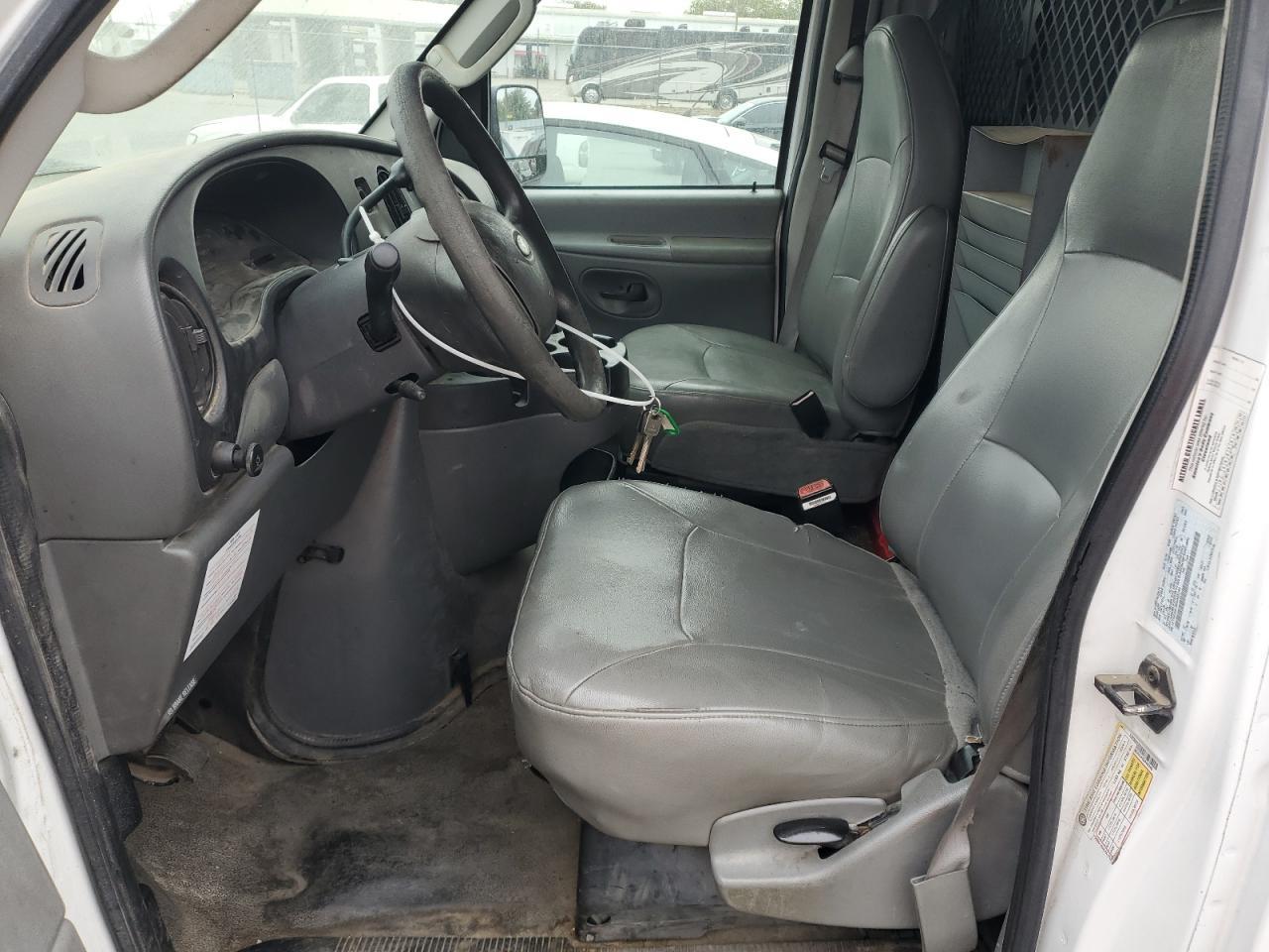 2006 Ford Econoline E250 Van - Image 7