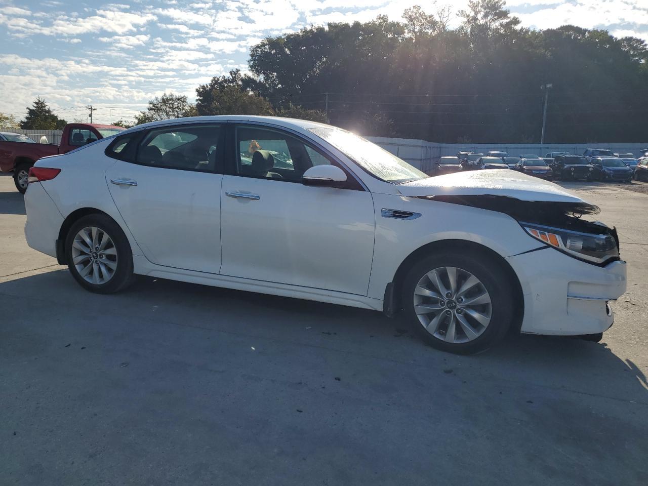 2018 Kia Optima Lx - Image 4