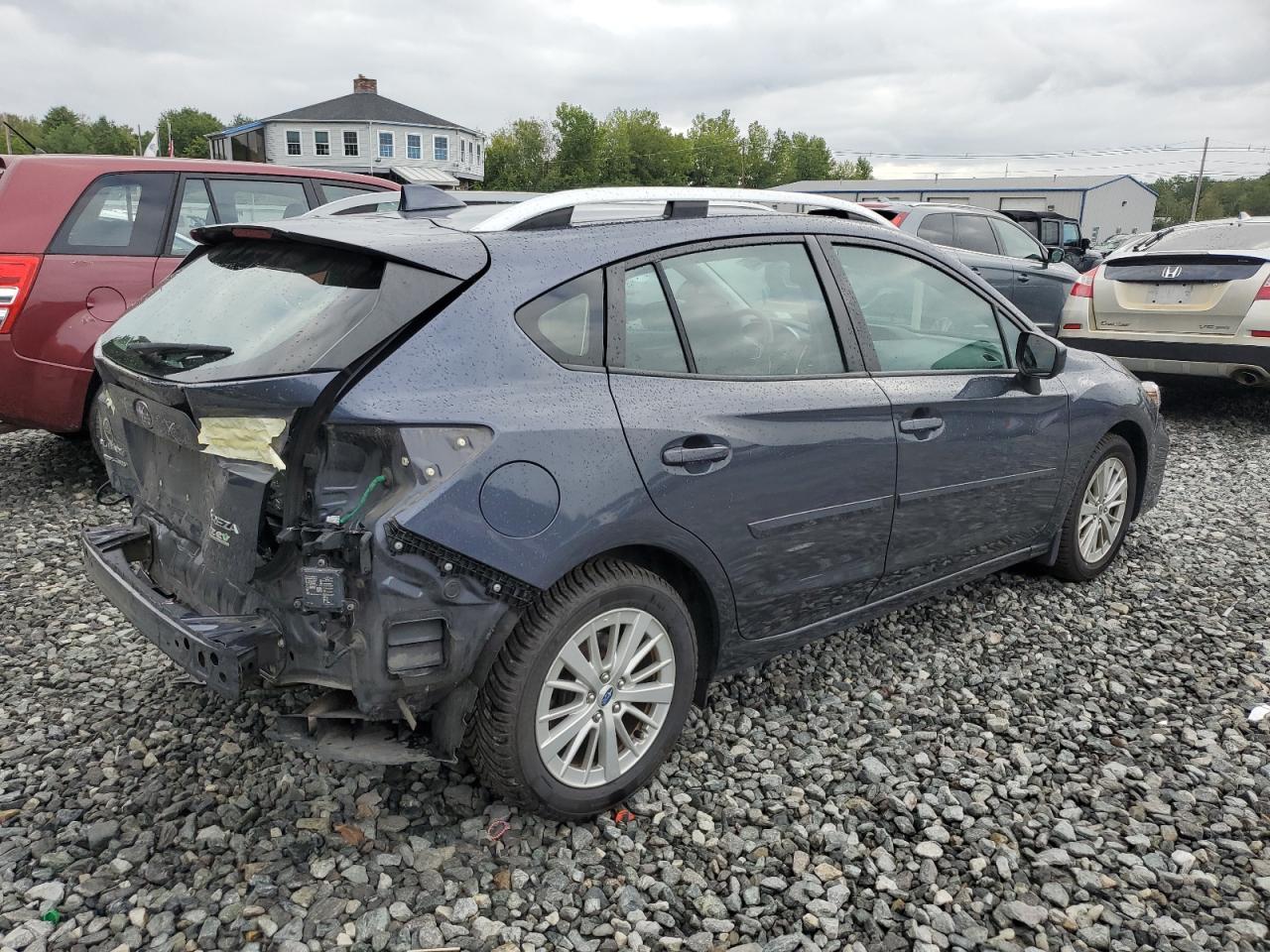 2017 Subaru Impreza Premium Plus - Фото 3