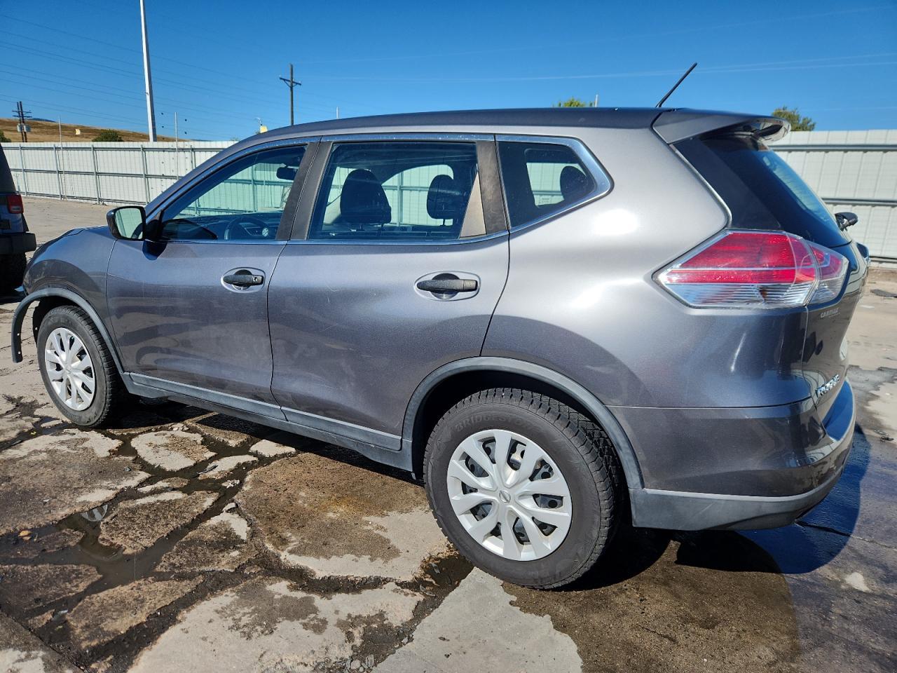 2016 Nissan Rogue S - Image 2