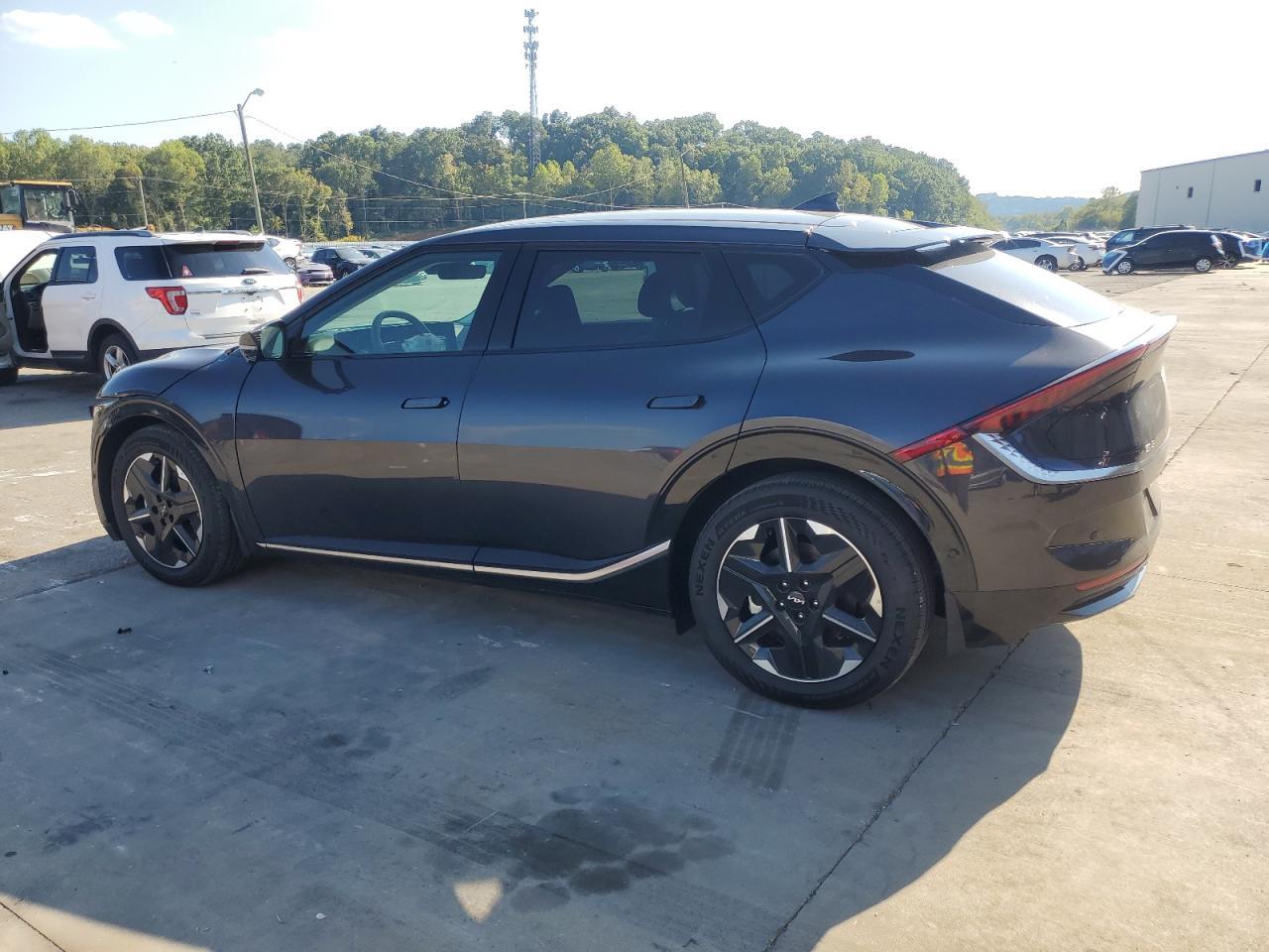 2025 Kia Ev6 Light - Image 2