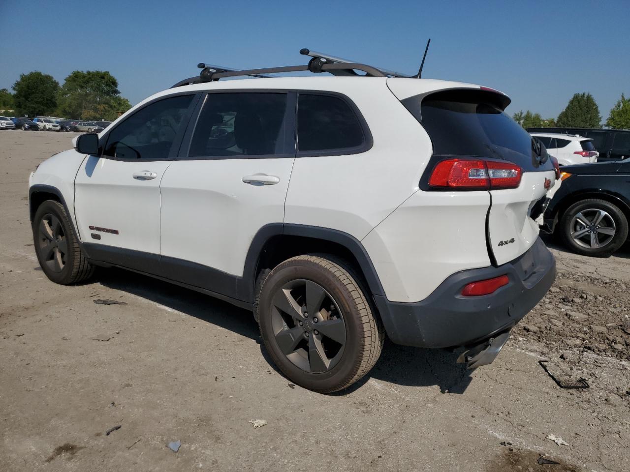2016 Jeep Cherokee Latitude - Фото 2